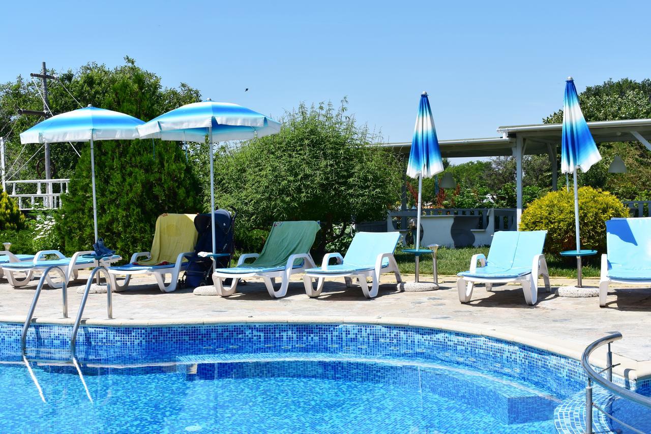 Nushev Hotel Sveti Vlas Buitenkant foto